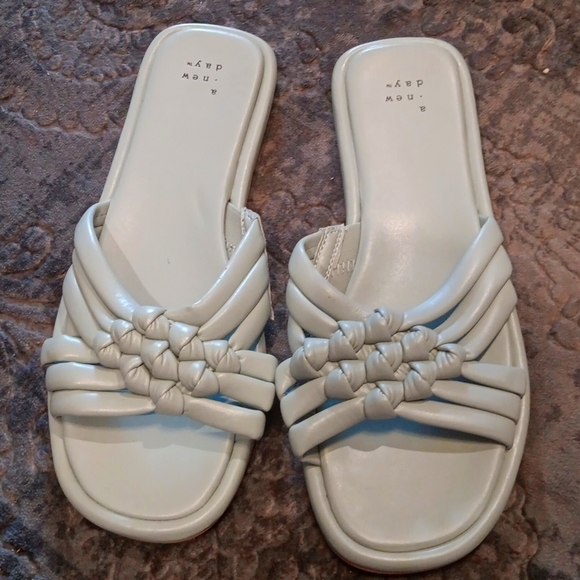 A new day sandals - Picture 1 of 4
